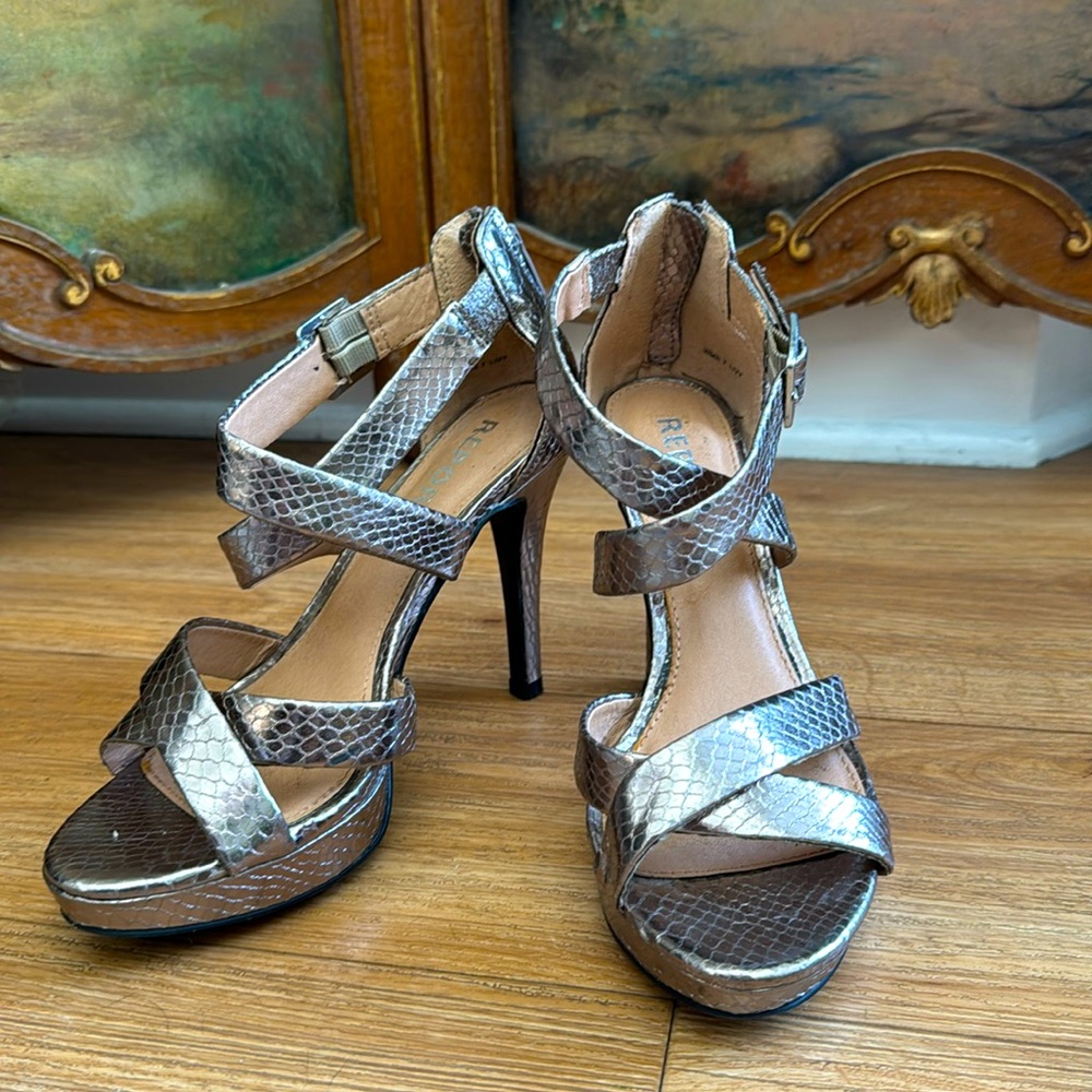 Report Metallic Snake Skin Heel